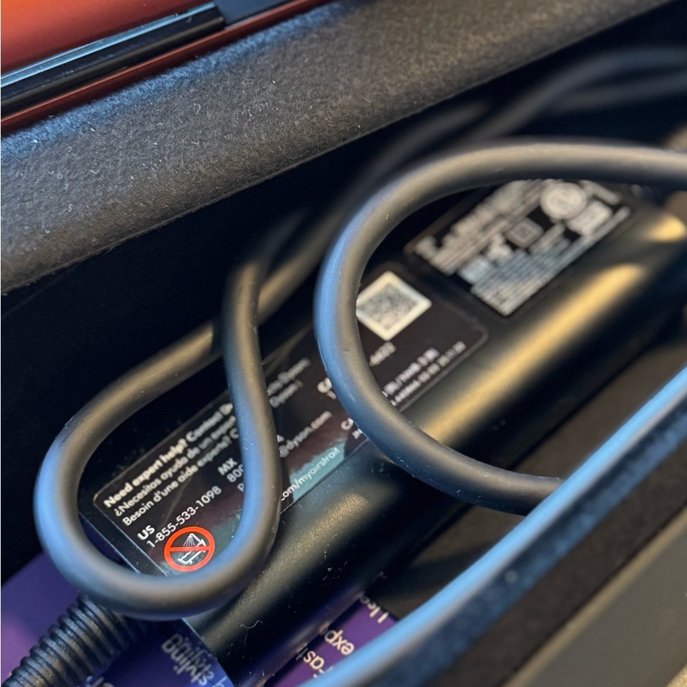 Dyson Pink Hair Styling Tool - Picture 4 of 4